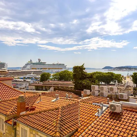 Luxury Olavia Rooftop Terrace & Seaview
