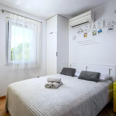 Luxury Olavia Rooftop Terrace & Seaview Apartment